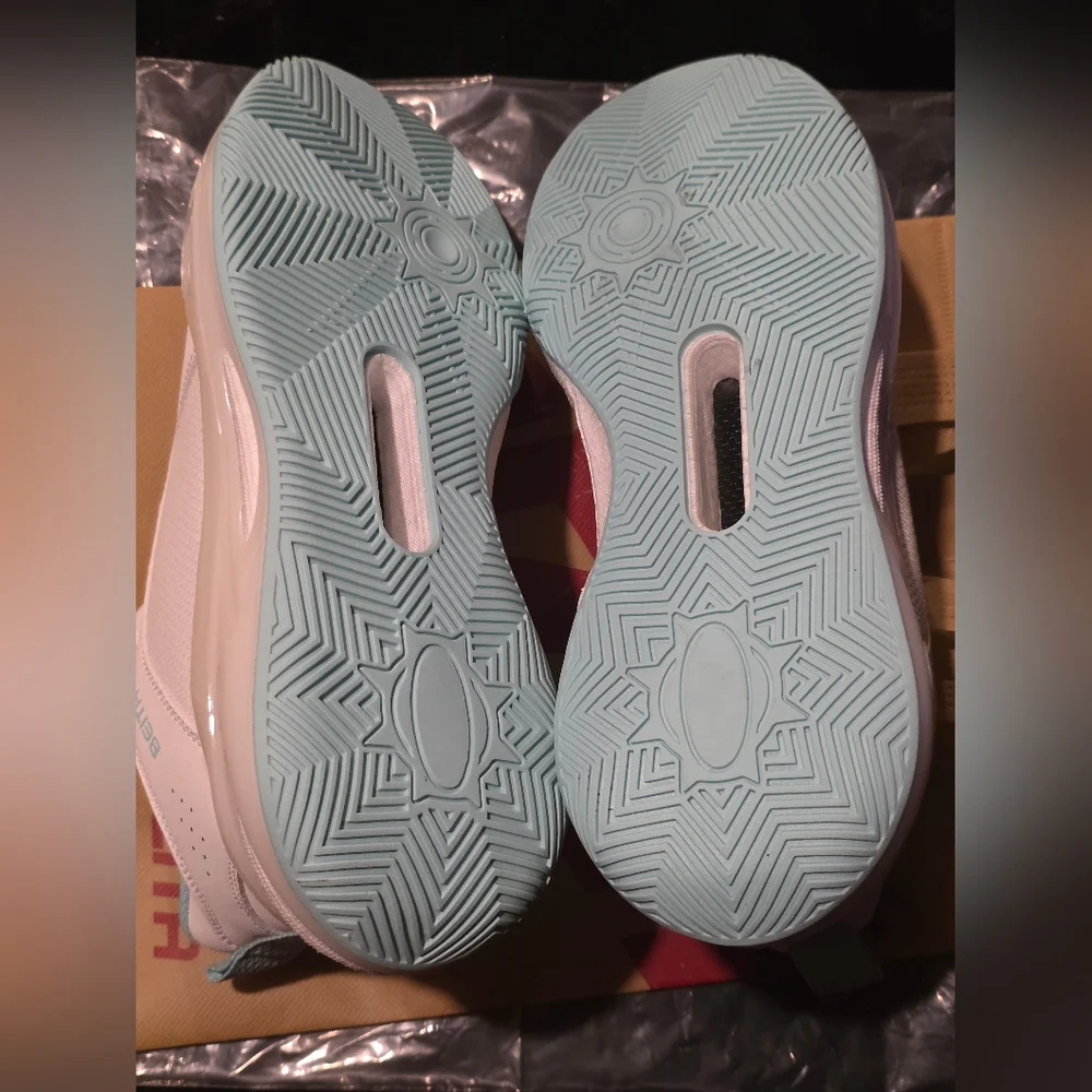 Beita Basketball Shoes Women Sports Sneakers Non Slip White Moon 9.5 NEW MSRP$63